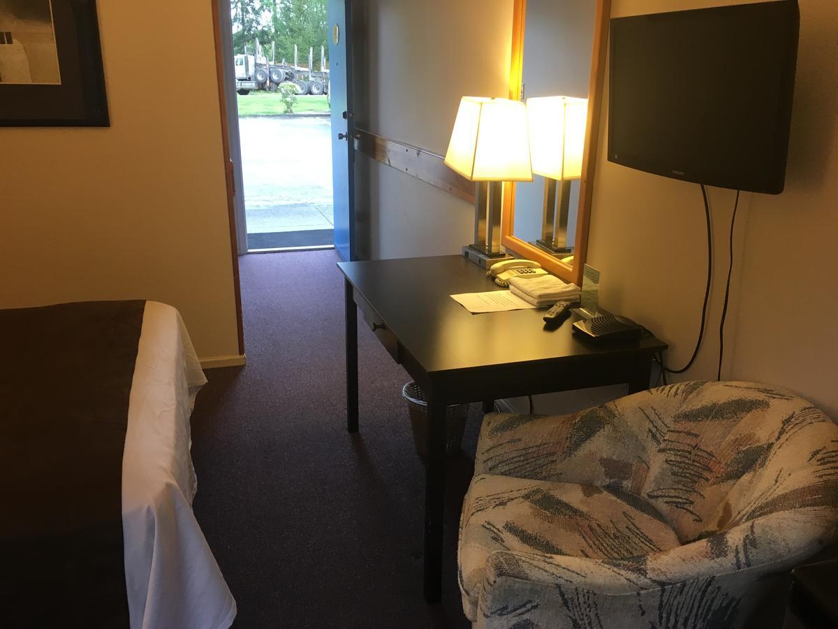 Fuller Motel 3*