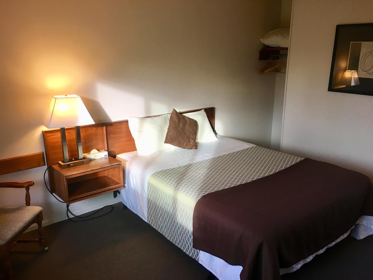 Fuller Motel 3*